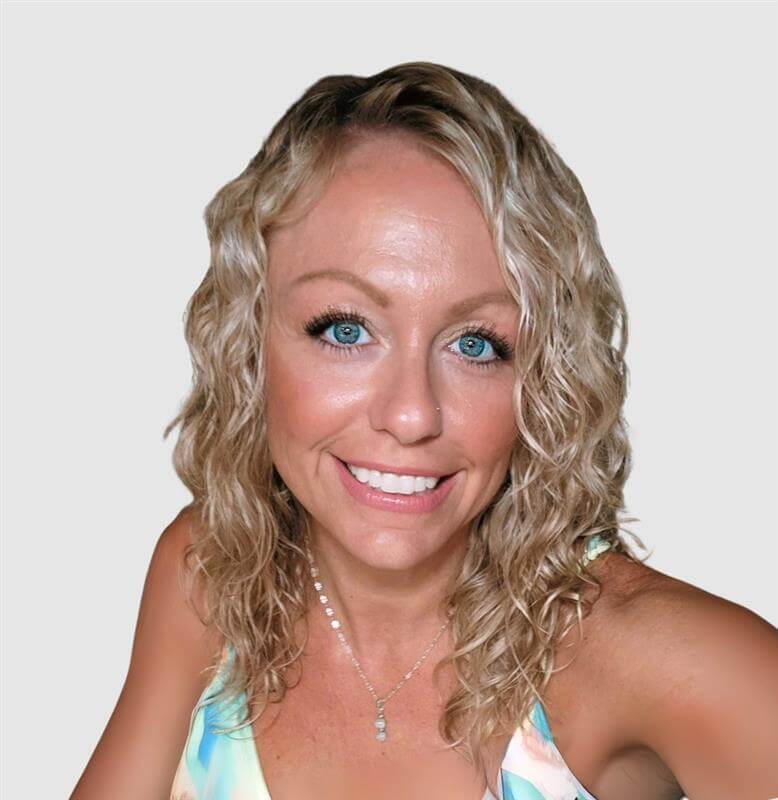 Woman with wavy blonde hair